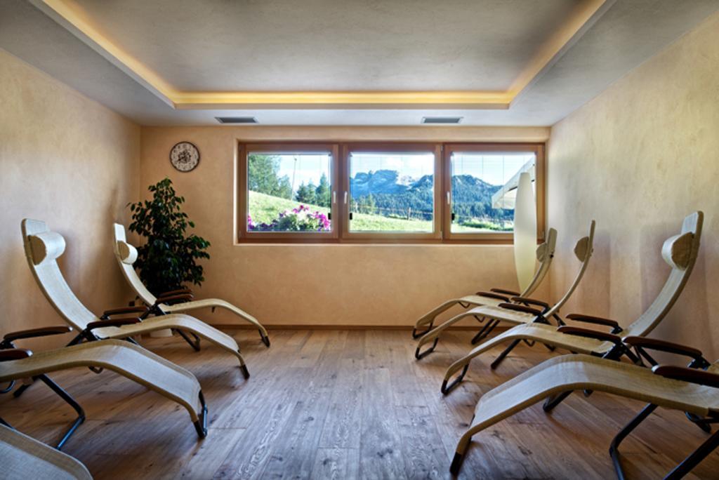 B&B - Hotel Ciasa Rue Blanch Сан-Кассіано Екстер'єр фото