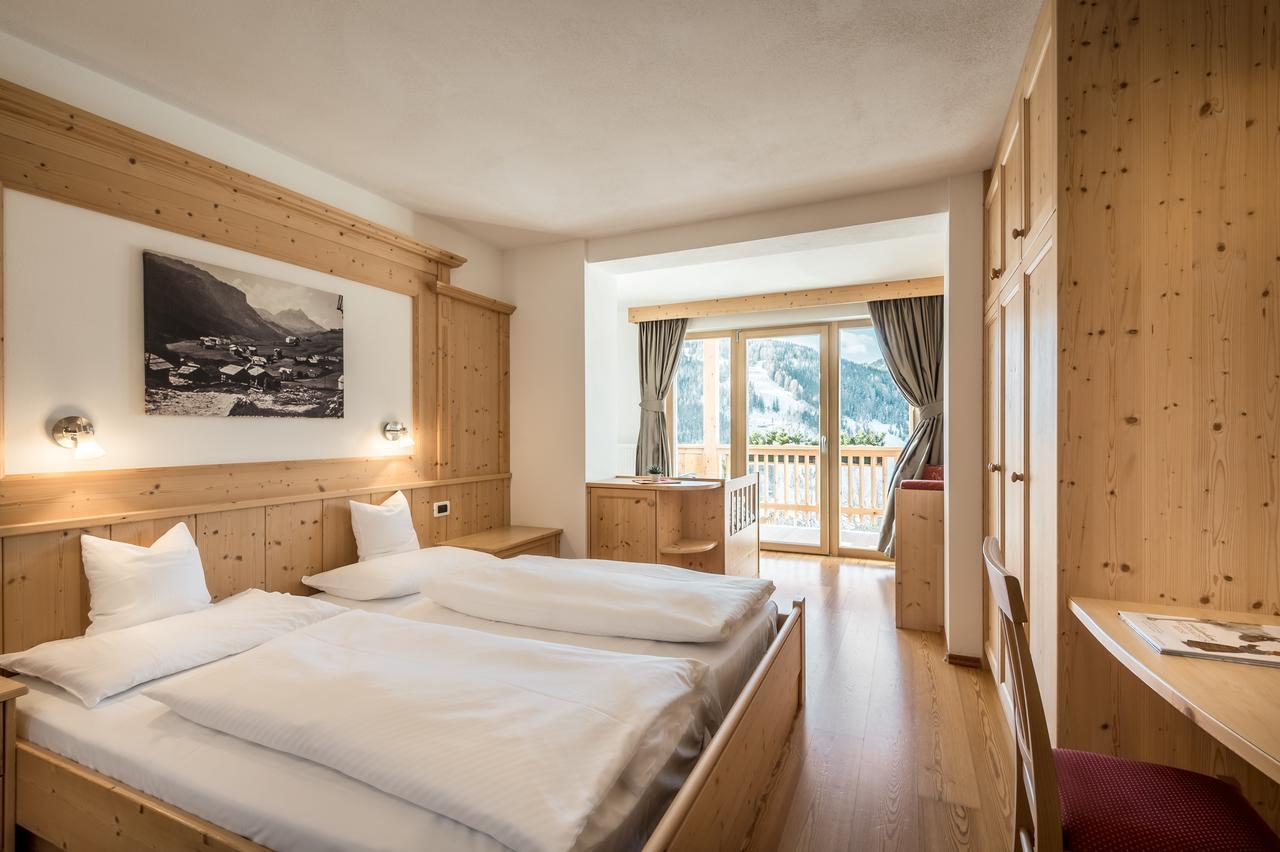 B&B - Hotel Ciasa Rue Blanch Сан-Кассіано Екстер'єр фото