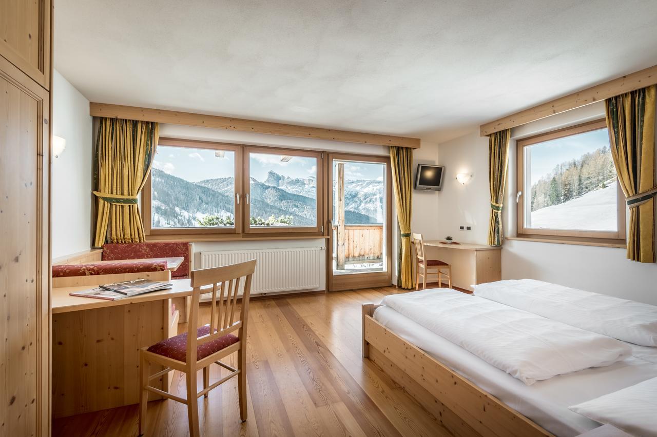 B&B - Hotel Ciasa Rue Blanch Сан-Кассіано Екстер'єр фото