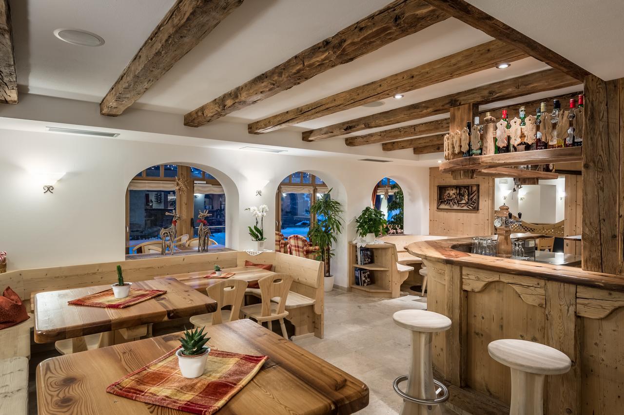 B&B - Hotel Ciasa Rue Blanch Сан-Кассіано Екстер'єр фото