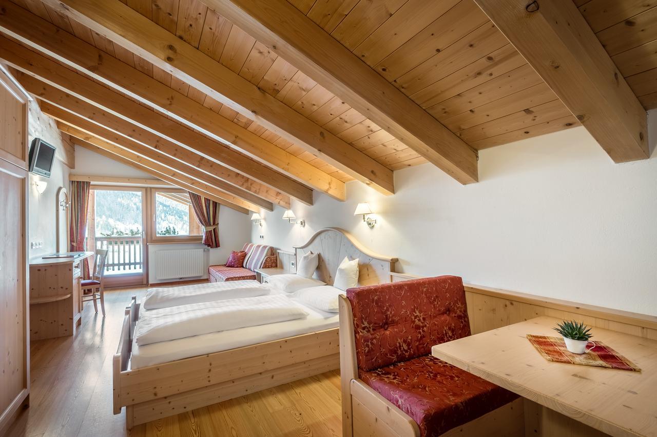 B&B - Hotel Ciasa Rue Blanch Сан-Кассіано Екстер'єр фото